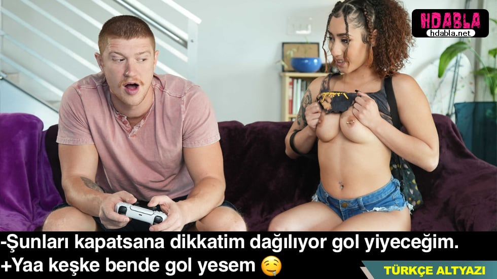 Ablamın arkadaşı bana iş atıyor Sanırım benden hoşlanıyor